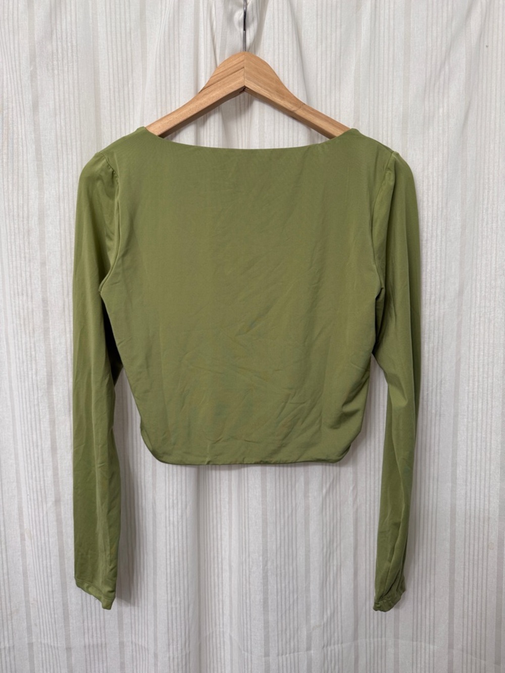 🌈5/$25 BUNDLE! Cotton On Green Scoop Neck Crop Top - Picture 2 of 4